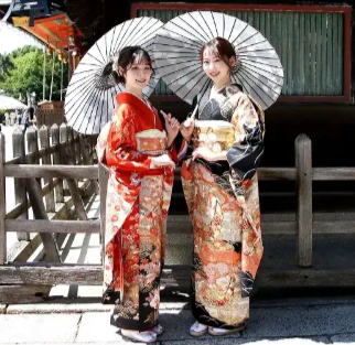 成人式の振袖レンタル｜無料で下見OK。古典・モダン・モードなど最新振袖が多数｜京都着物レンタルwargo